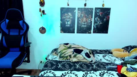 Javier online show from 01/30/25, 07:04