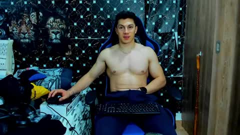 Snapshot of javiersexymann chatting on 04/17/26, 05:43 Javier online show from 04/17/26, 05:43