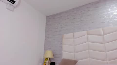 jax black online show from 10/18/25, 07:03