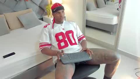 jax black online show from 10/23/25, 07:34