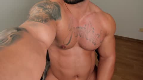 Snapshot of jaxonhunk chatting on 12/10/24, 02:59 JaxonHunk online show from 12/10/24, 02:59