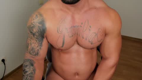 Snapshot of jaxonhunk chatting on 12/11/24, 03:45 JaxonHunk online show from 12/11/24, 03:45