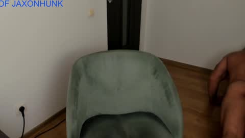 Snapshot of jaxonhunk chatting on 12/31/24, 01:47 JaxonHunk online show from 12/31/24, 01:47