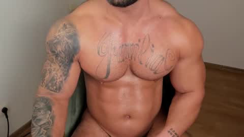 Snapshot of jaxonhunk chatting on 02/04/25, 06:36 JaxonHunk online show from 02/04/25, 06:36