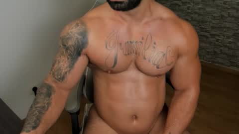Snapshot of jaxonhunk chatting on 10/05/25, 02:54 JaxonHunk online show from 10/05/25, 02:54