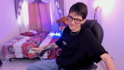 Snapshot of jaxvance_boy chatting on 05/30/26, 02:47 Jaxvance online show from 05/30/26, 02:47