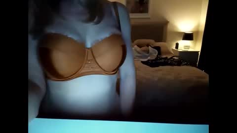 Snapshot of jaycat73 chatting on 03/08/25, 04:45 jaycat73 online show from 03/08/25, 04:45