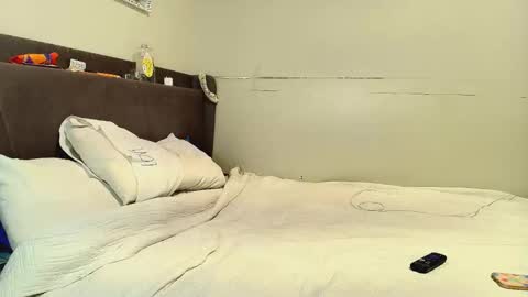 Snapshot of jaydomonique chatting on 09/20/25, 01:28 Naomiruty online show from 09/20/25, 01:28