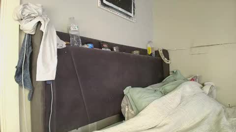 Snapshot of jaydomonique chatting on 10/17/25, 02:26 Naomiruty online show from 10/17/25, 02:26