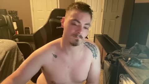 Snapshot of jaysonslade chatting on 10/18/25, 03:31 jaysonslade online show from 10/18/25, 03:31