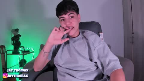 Snapshot of jaythomax chatting on 01/31/25, 10:20 jaythomax online show from 01/31/25, 10:20