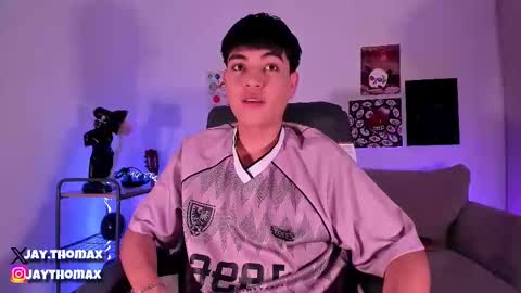 Snapshot of jaythomax chatting on 02/21/25, 06:48 jaythomax online show from 02/21/25, 06:48