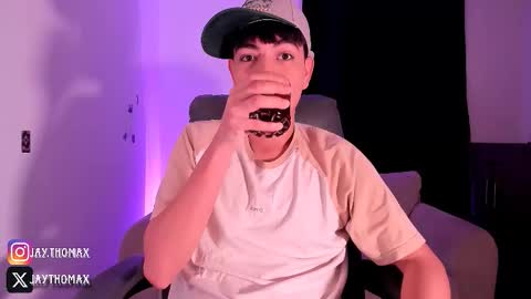 Snapshot of jaythomax chatting on 10/02/25, 12:06 jaythomax online show from 10/02/25, 12:06