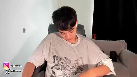 Snapshot of jaythomax chatting on 10/18/25, 07:25 jaythomax online show from 10/18/25, 07:25