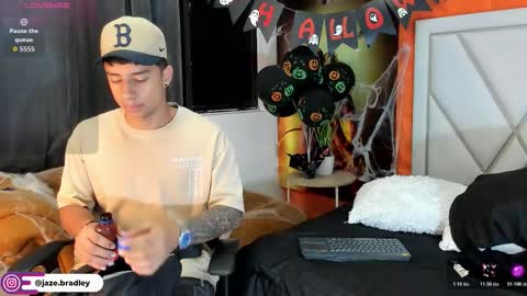 jaze_bradley online show from 10/22/25, 11:32