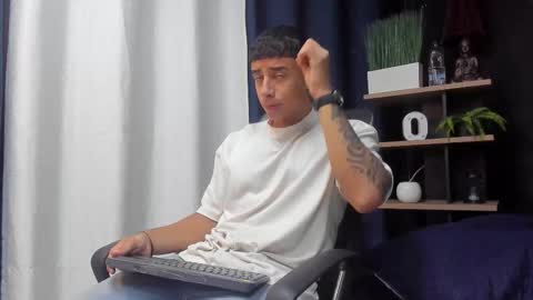 jaze_bradley online show from 11/25/25, 11:32