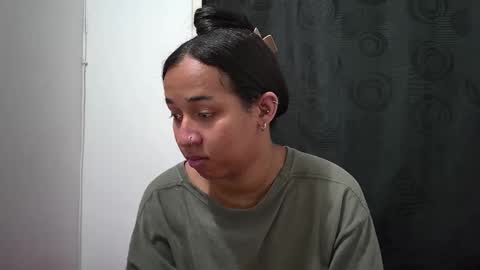 jaziel_wilsoon online show from 11/18/25, 12:27