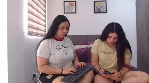 Jazmin and Scarlett online show from 02/11/26, 07:52