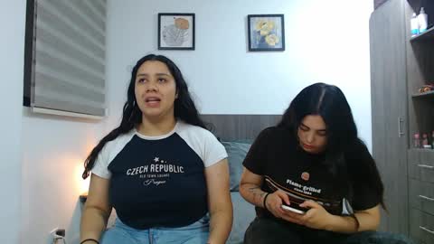 Jazmin and Scarlett online show from 04/11/26, 02:27