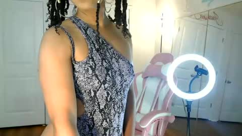 Snapshot of jazminefox chatting on 07/15/26, 09:20 Jazmine Fox online show from 07/15/26, 09:20