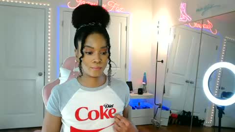 Snapshot of jazminefox chatting on 08/04/26, 06:43 Jazmine Fox online show from 08/04/26, 06:43