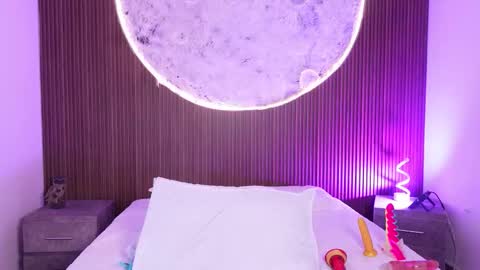 Jazminrusso  online show from 02/03/26, 06:51