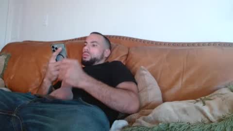 Snapshot of jcmax305 chatting on 02/10/25, 06:13 JcMax305 online show from 02/10/25, 06:13