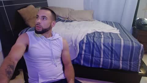 Snapshot of jcmax305 chatting on 03/02/25, 01:16 JcMax305 online show from 03/02/25, 01:16