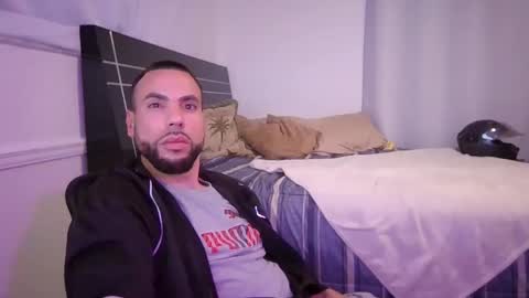 Snapshot of jcmax305 chatting on 03/05/25, 06:33 JcMax305 online show from 03/05/25, 06:33