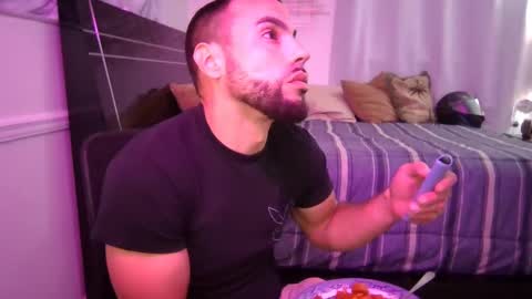 Snapshot of jcmax305 chatting on 03/08/25, 04:01 JcMax305 online show from 03/08/25, 04:01