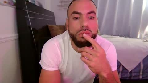 Snapshot of jcmax305 chatting on 03/12/25, 01:19 JcMax305 online show from 03/12/25, 01:19