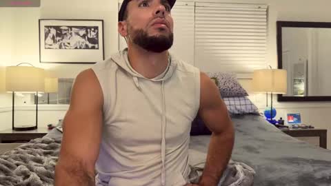 Snapshot of jcmax305 chatting on 10/13/25, 03:06 JcMax305 online show from 10/13/25, 03:06