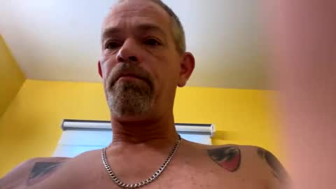 Snapshot of jd47920 chatting on 05/11/26, 04:04 jd47920 online show from 05/11/26, 04:04