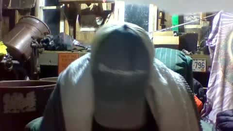 jdgiddy69 online show from 12/22/25, 01:57