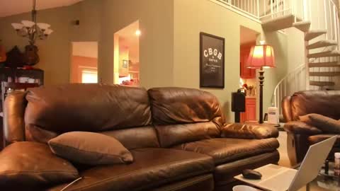 Snapshot of jdineuless chatting on 10/05/25, 01:09 JDinEuless online show from 10/05/25, 01:09