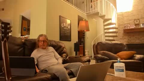 JDinEuless online show from 10/31/25, 05:14