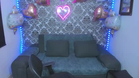 Snapshot of jdstudio chatting on 06/03/26, 03:53 . Julianita y Valery . online show from 06/03/26, 03:53
