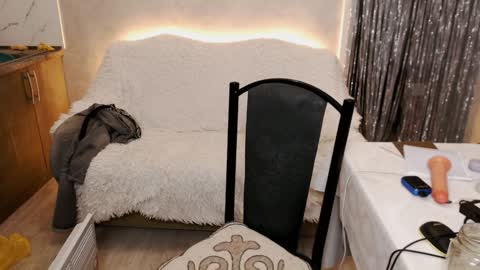 Snapshot of jealousangel chatting on 12/12/24, 06:21 Angel online show from 12/12/24, 06:21