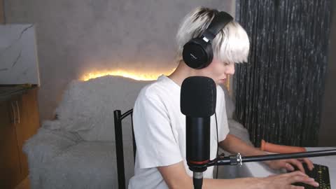 Snapshot of jealousangel chatting on 12/22/24, 02:06 Angel online show from 12/22/24, 02:06