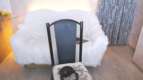 Snapshot of jealousangel chatting on 01/02/25, 04:20 Angel online show from 01/02/25, 04:20