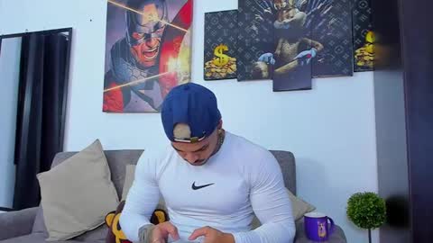 Snapshot of jean_lopez chatting on 01/27/25, 04:41 Jean axelcrow Modelo Independiente online show from 01/27/25, 04:41