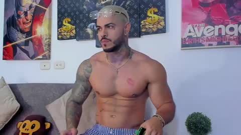 Snapshot of jean_lopez chatting on 03/05/25, 12:16 Jean axelcrow Modelo Independiente online show from 03/05/25, 12:16