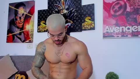 Snapshot of jean_lopez chatting on 03/07/25, 10:13 Jean axelcrow Modelo Independiente online show from 03/07/25, 10:13