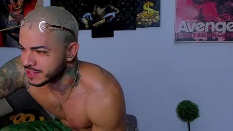 Snapshot of jean_lopez chatting on 03/08/25, 04:34 Jean axelcrow Modelo Independiente online show from 03/08/25, 04:34