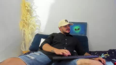 Snapshot of jeann_alex chatting on 06/13/26, 02:09 Jean alex online show from 06/13/26, 02:09