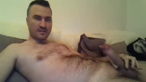 Snapshot of jebeni18 chatting on 10/18/25, 07:03 somefucker6666 online show from 10/18/25, 07:03