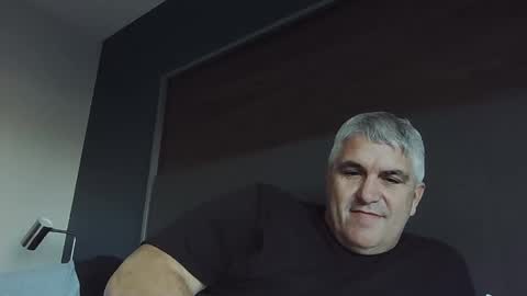 dadbody71 online show from 12/20/24, 08:01