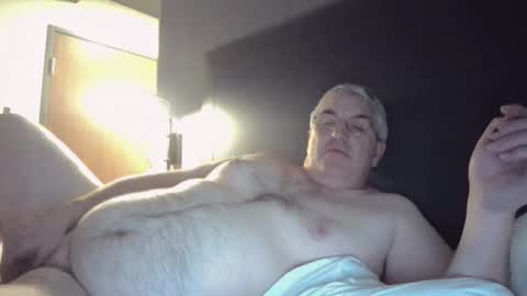dadbody71 online show from 02/16/25, 06:32