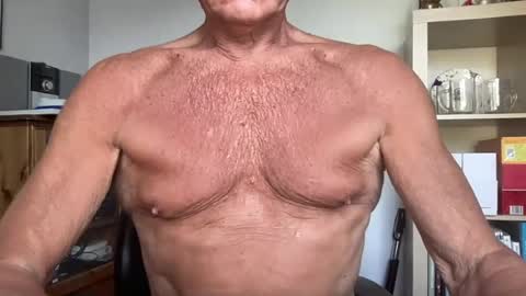 Snapshot of jeeves200 chatting on 08/03/26, 07:51 Sensual Jeeves online show from 08/03/26, 07:51