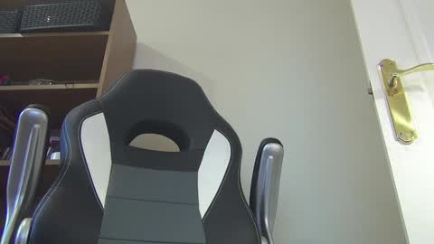 Snapshot of jeeves4469 chatting on 01/10/25, 10:28 Chris online show from 01/10/25, 10:28